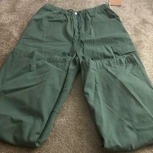 Super cute patterned cargo pants, pants tie at the bottom& waist, brand new!